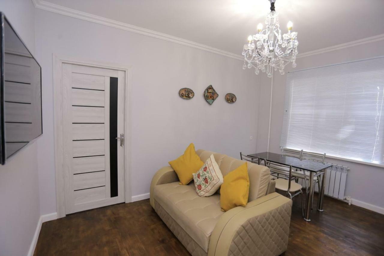 Luxury 2 Bedrooms Apartment Walking Distance From Gur-Emir Samarcanda Exterior foto