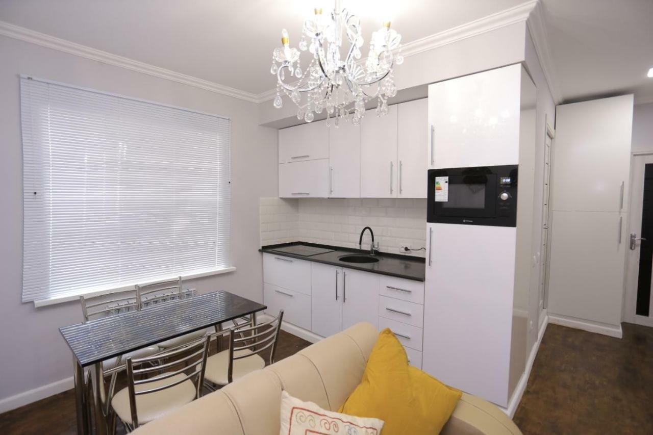 Luxury 2 Bedrooms Apartment Walking Distance From Gur-Emir Samarcanda Exterior foto