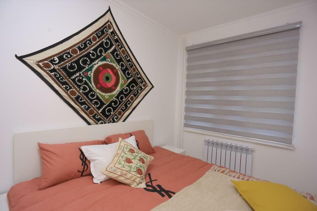 Luxury 2 Bedrooms Apartment Walking Distance From Gur-Emir Samarcanda Exterior foto