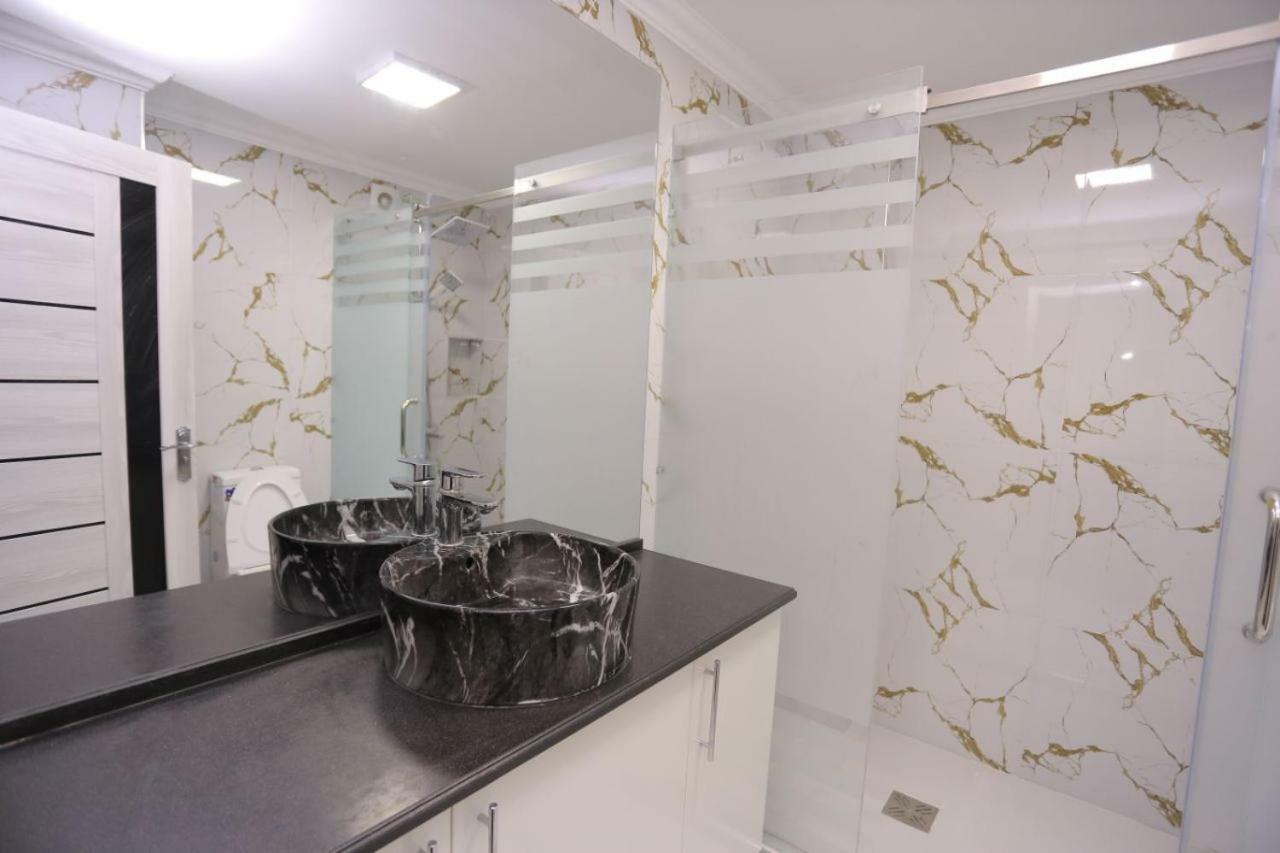 Luxury 2 Bedrooms Apartment Walking Distance From Gur-Emir Samarcanda Exterior foto