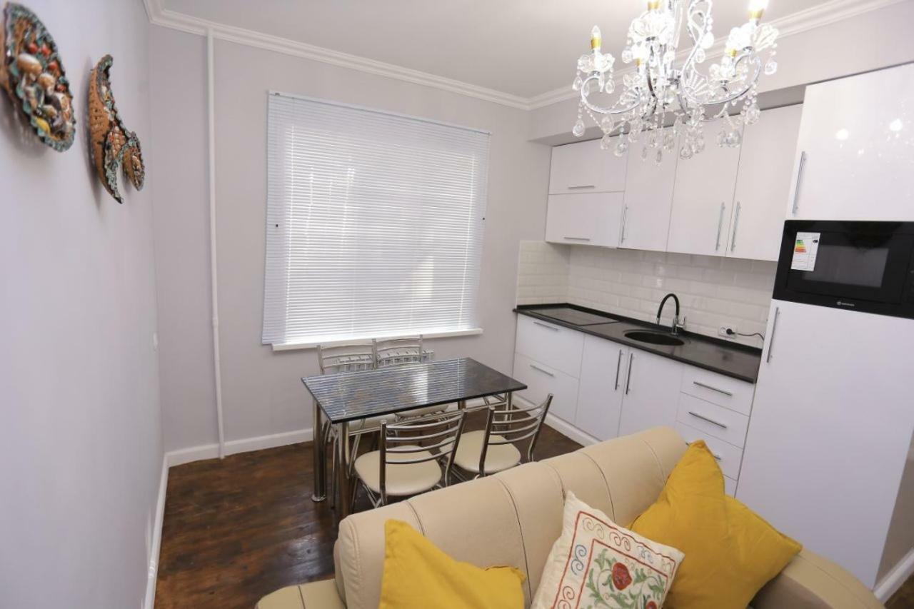 Luxury 2 Bedrooms Apartment Walking Distance From Gur-Emir Samarcanda Exterior foto